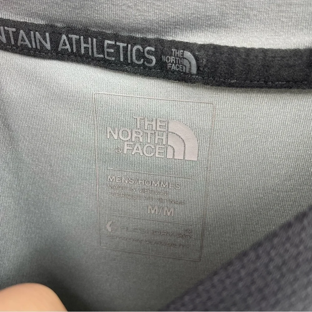 The North Face Flash Dry-XD Men’s t shirt‎ Size M gray